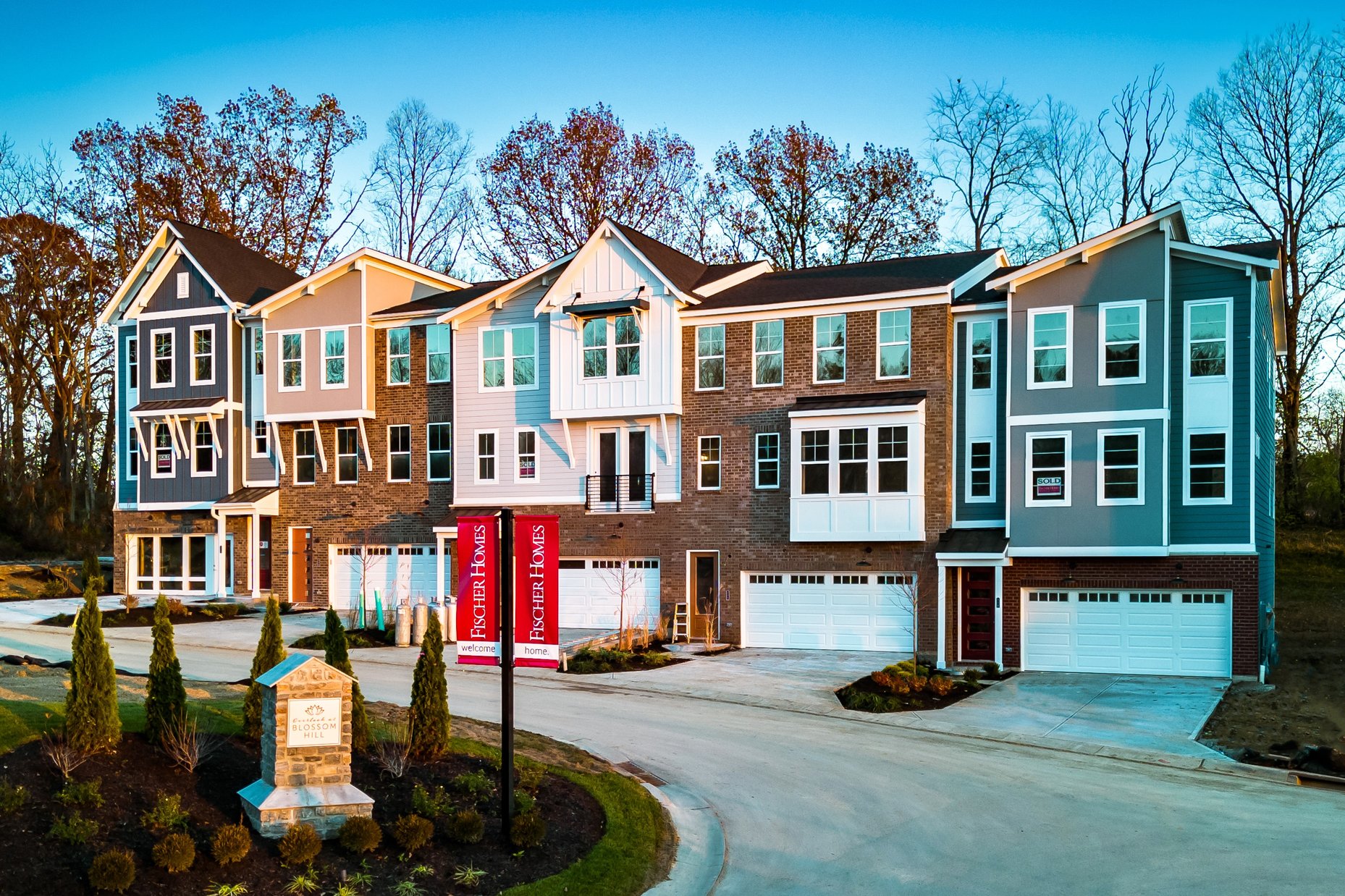 Luxury New Townhomes for Sale in Loveland, Ohio Overlook at Blossom